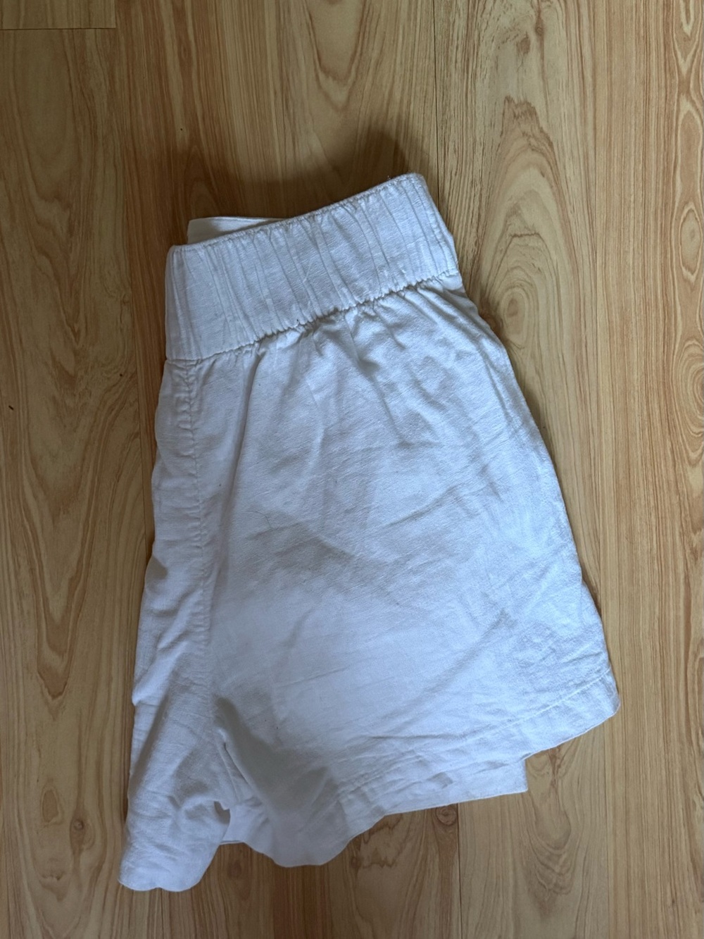 Abercrombie & Fitch White Linen High-Waist Elastic Shorts
